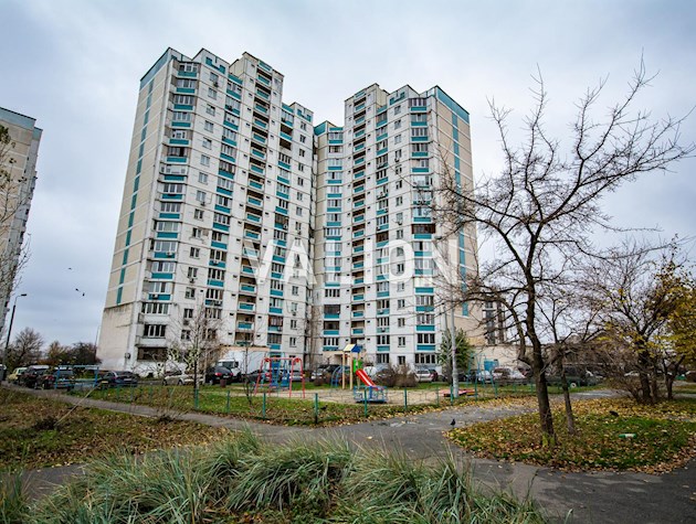 Продается 3-х комнатная квартира, в Деснянском районе, Троещина, ул. Лесковская 24