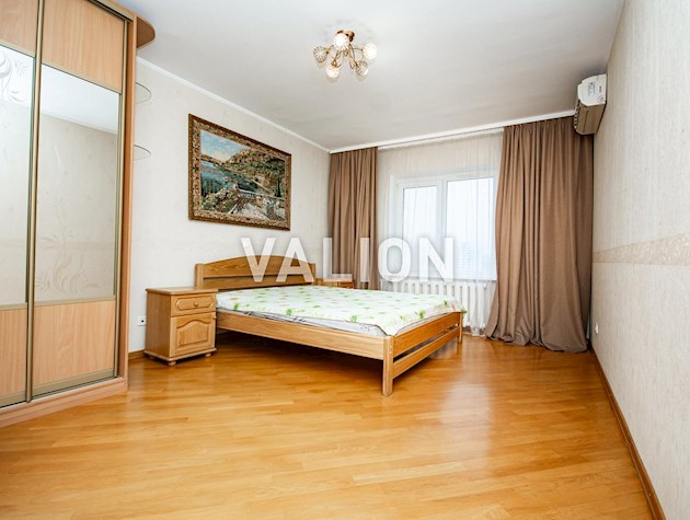 Продается 3-х комнатная квартира, в Деснянском районе, Троещина, ул. Лесковская 24