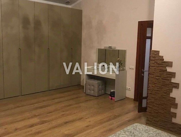 Продаж 3-кімнатної квартири по вул.Дмитрієвська, 9/11