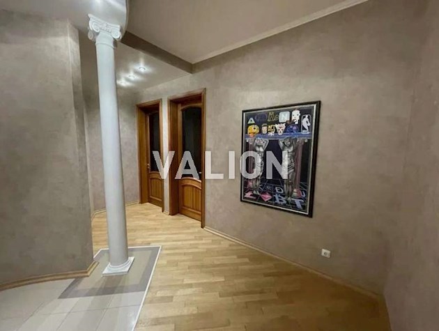 Продажа 3-конатной квартиры на ул.Патрожинского, 14.