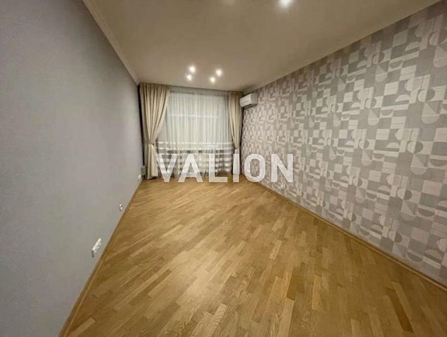 Продажа 3-конатной квартиры на ул.Патрожинского, 14.