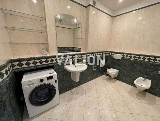 Продажа 3-конатной квартиры на ул.Патрожинского, 14.