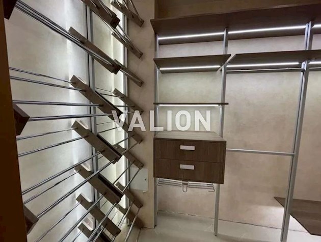 Продажа 3-конатной квартиры на ул.Патрожинского, 14.