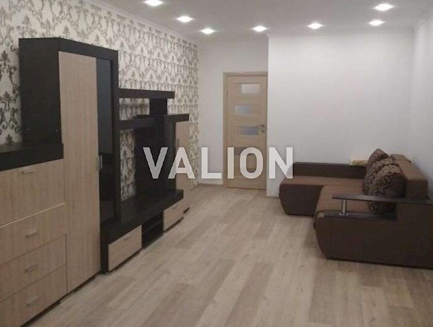 Продаж 1-к квартири Харківське шосе 19б