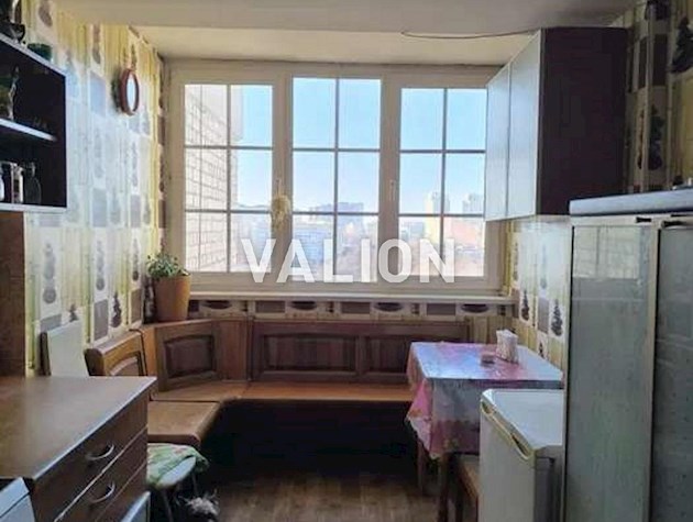 Продажа 4-комнатной квартиры на ул. Дачная, 53.