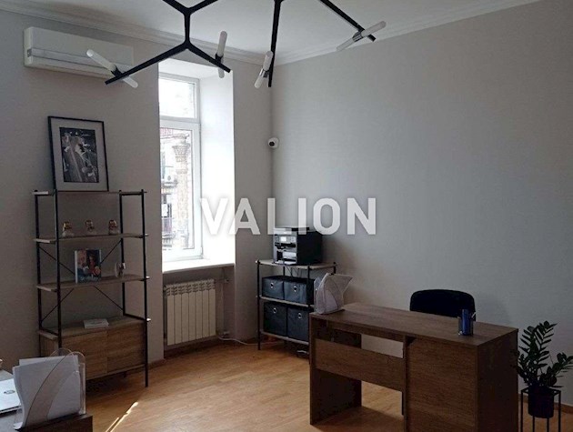 Продаж 3-к квартири вул. Хрещатик 15