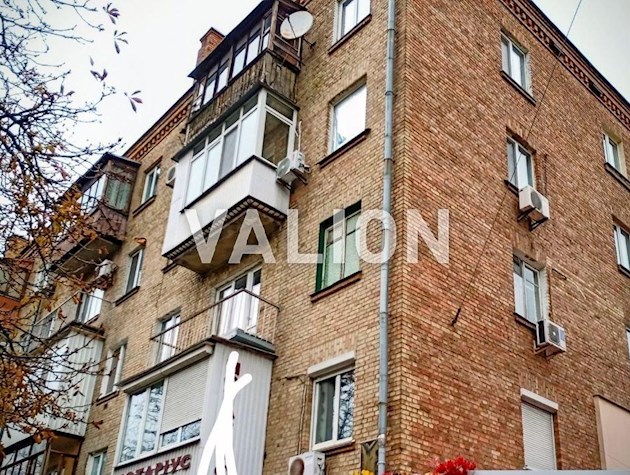 Продажа 2-комнатной квартиры на бульваре Леси Украинки,15