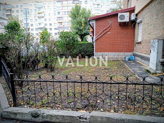 Продажа 2-комнатной квартиры на бульваре Леси Украинки,15