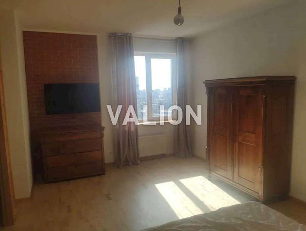 Продаж 1к. квартири вул. Кирило-Мефодіївська,10