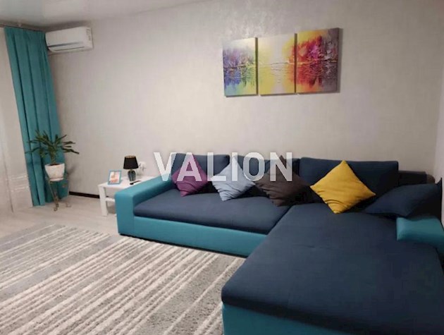 Продажа квартиры с ремонтом, Виноградарь, ул. Н. Ужвий 8