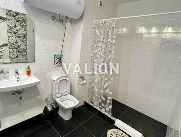 Продается 2-комнатная квартира на ул. Драгоманова, 2А