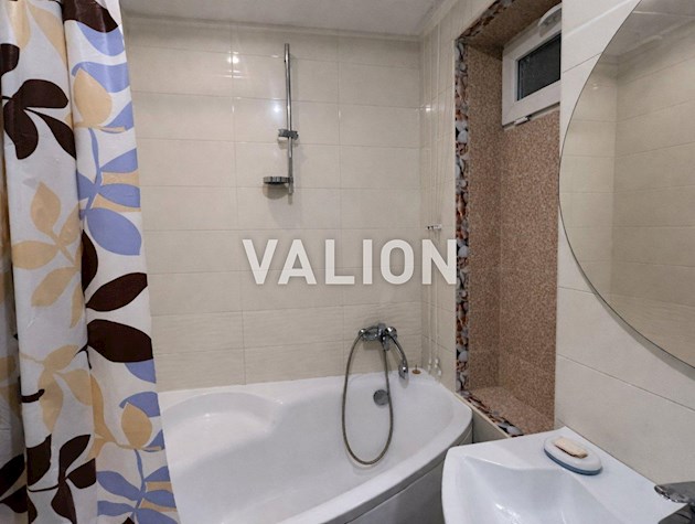 Продается 2-комнатная квартира по ул. Ветряные Горы, 6