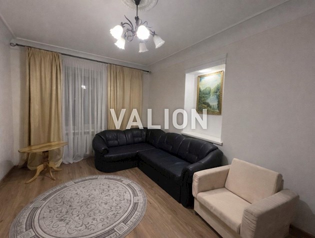 Продается 2-комнатная квартира по ул. Ветряные Горы, 6