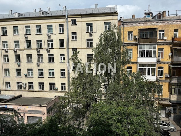 Продажа в центре Киева 3 комнатную квартиру в центре на улице Эспланадная 2