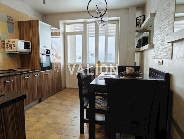 Продажа 2-комнатной квартиры по просп.Бажана Николая, 14