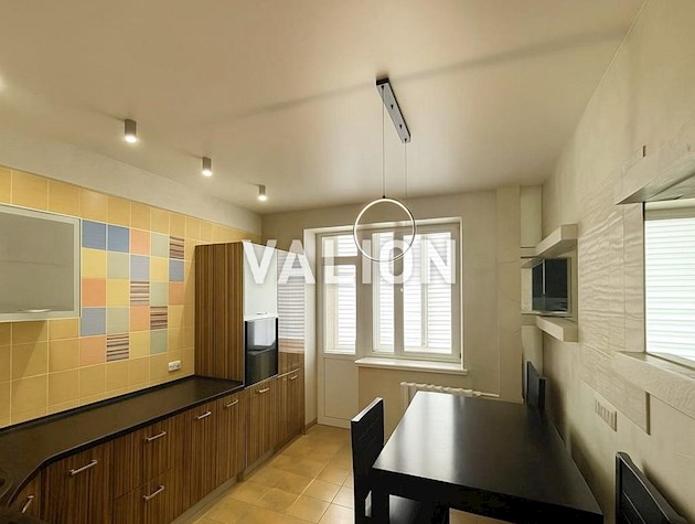 Продажа 2-комнатной квартиры по просп.Бажана Николая, 14