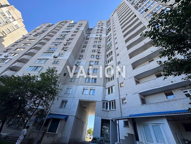 Продам квартиру 105 кв ул. Драгоманова 31б
