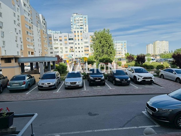 Продам 2-к квартиру с ремонтом, Данченка 28б, Виноградарь, Куреневка