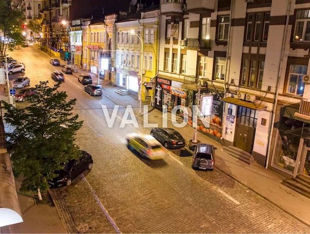 Продаж 2-кімнатної квартири на вул.Прорізна, 21. Центр.