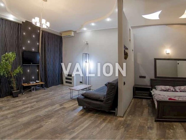 Продаж 2-кімнатної квартири на вул.Прорізна, 21. Центр.