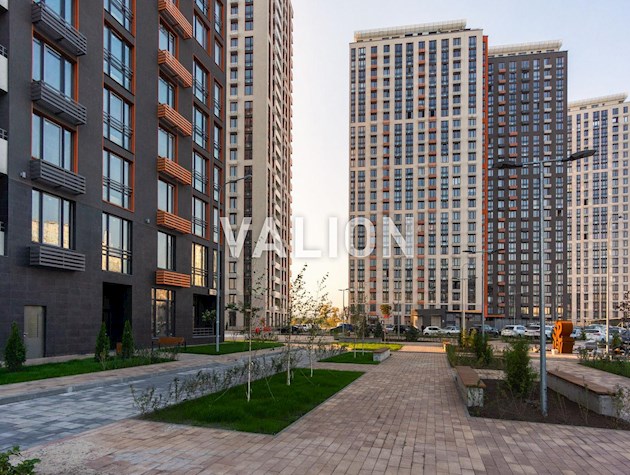 Продаж 3-к квартири вул. Дніпровська набережна 20а