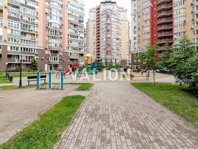 Продаж 2-кімнатної квартири 76.3 кв.м на вул. Василя Симоненка, 5А