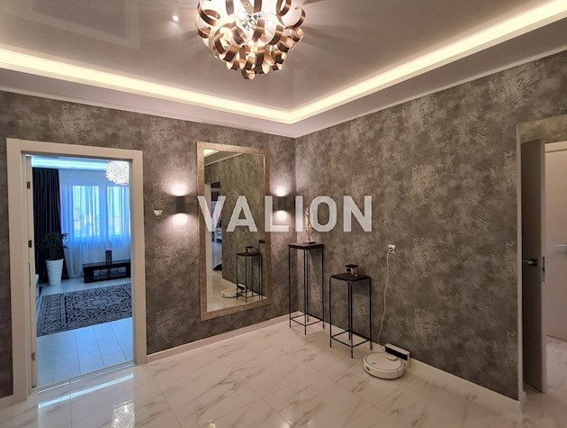 Продажа 3к квартиры 98 м2 на 20/25 эт. в ЖК Кристер Град