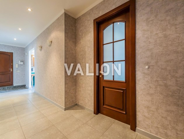 Продажа 3 ком. квартиры, улица Коперника 16 б, метро Лукьяновская