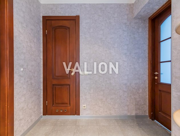 Продажа 3 ком. квартиры, улица Коперника 16 б, метро Лукьяновская