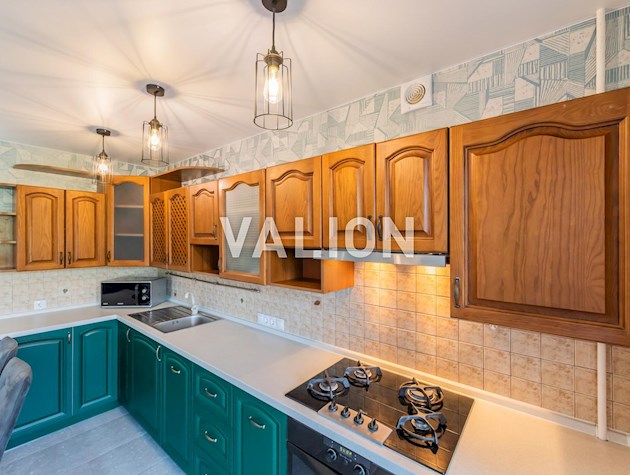 Продажа 3 ком. квартиры, улица Коперника 16 б, метро Лукьяновская