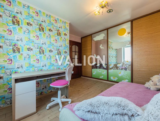 Продажа 3 ком. квартиры, улица Коперника 16 б, метро Лукьяновская