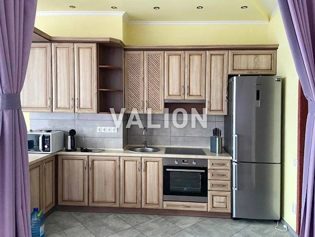 Продам 1-комнатную квартиру, ул. Жилянская, ЖК Элегант