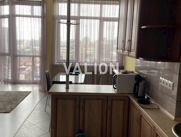 Продам 1-комнатную квартиру, ул. Жилянская, ЖК Элегант