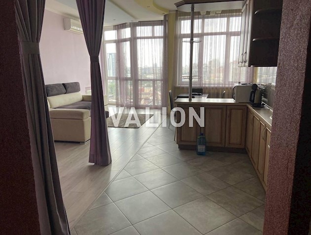 Продам 1-комнатную квартиру, ул. Жилянская, ЖК Элегант