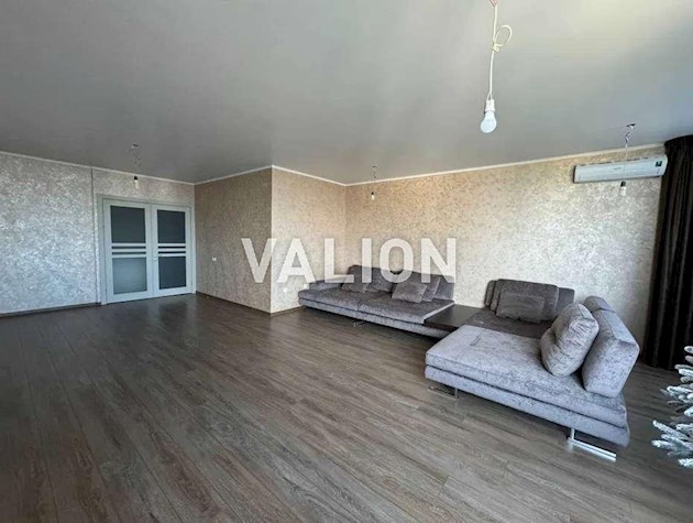 Продається розкішна 3-кімнатна квартира в ЖК Космополітен, вул. Дегтярівська 25А