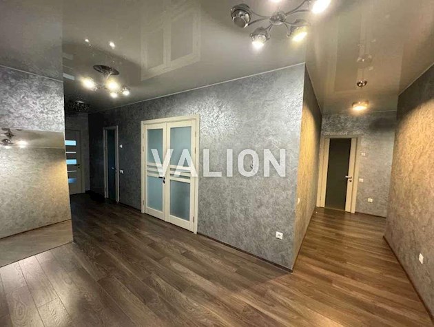 Продається розкішна 3-кімнатна квартира в ЖК Космополітен, вул. Дегтярівська 25А