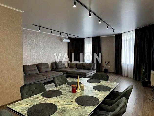 Продаж 3-кімнатної квартири, вул. Дегтярівська 25А, ЖК Космополитен