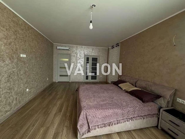 Продається розкішна 3-кімнатна квартира в ЖК Космополітен, вул. Дегтярівська 25А