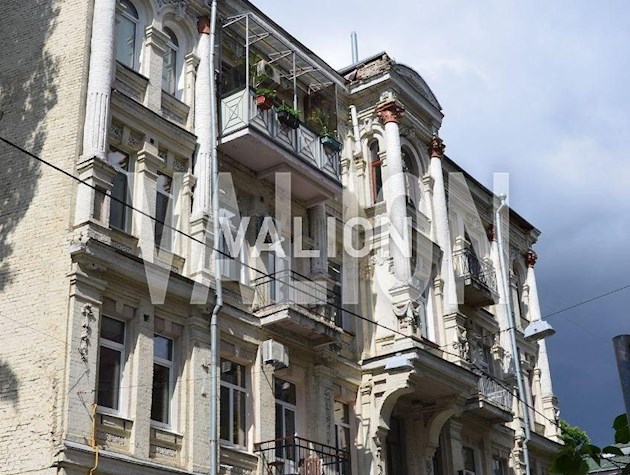 Продаж 2-к квартири вул. Рейторська 25