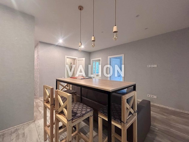 Продажа 2 ком. квартиры с ремонтом ЖК Новомостицко-Замковецкий