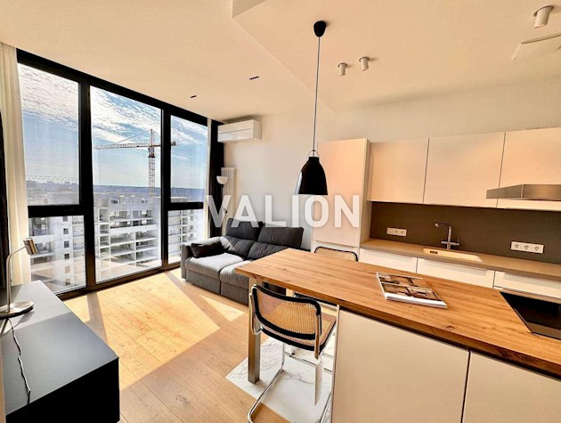 Продаж 2-к квартири вул. Василия Тютюнника 28а