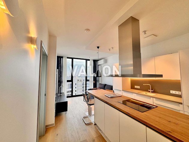 Продаж 2-к квартири вул. Василия Тютюнника 28а