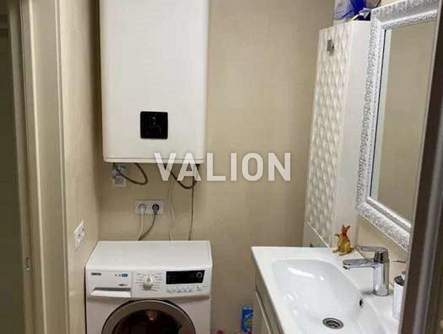 Продам 3-комнатную квартиру по ул.Приречная, 5. Правый берег.