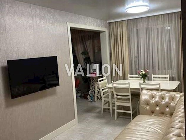 Продам 3-комнатную квартиру по ул.Приречная, 5. Правый берег.