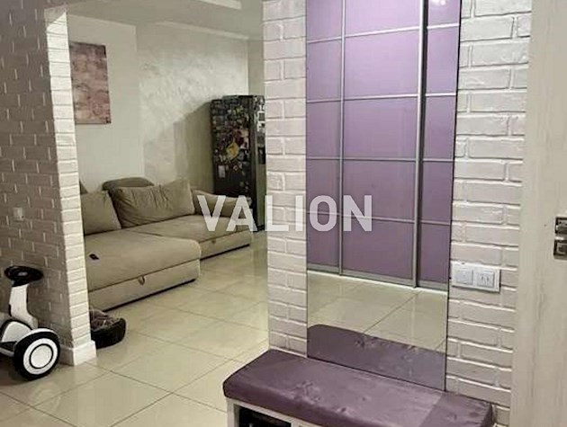 Продажа 3-комнатной квартиры по ул.Пчёлки Елены, 5