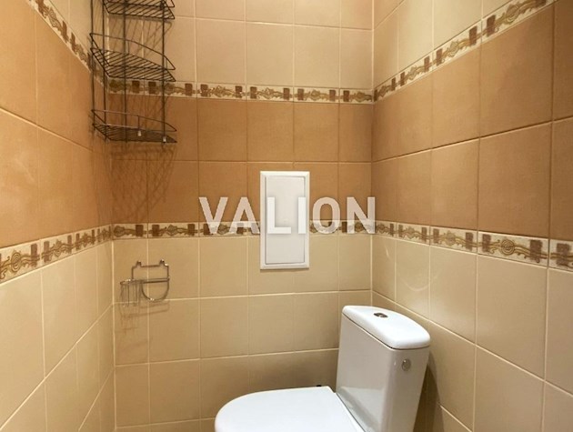 Без комиссии, продам 2-ком. квартиру с ремонтом. Метро Позняки-3 мин. пешком. Ул. Мишуги.