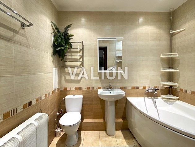 Без комиссии, продам 2-ком. квартиру с ремонтом. Метро Позняки-3 мин. пешком. Ул. Мишуги.