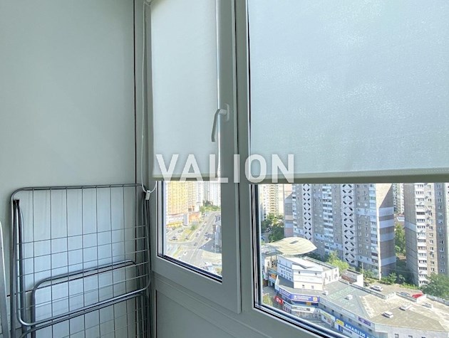 Без комиссии, продам 2-ком. квартиру с ремонтом. Метро Позняки-3 мин. пешком. Ул. Мишуги.