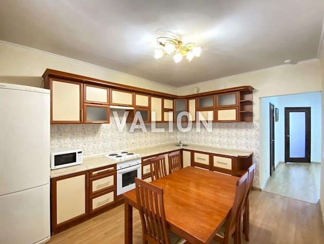 Без комиссии, продам 2-ком. квартиру с ремонтом. Метро Позняки-3 мин. пешком. Ул. Мишуги.