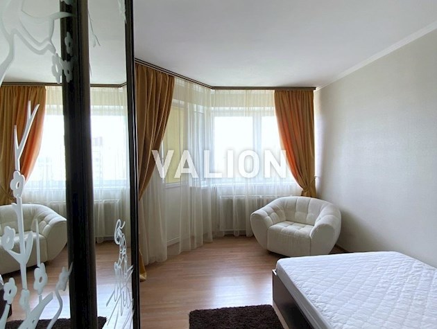 Без комиссии, продам 2-ком. квартиру с ремонтом. Метро Позняки-3 мин. пешком. Ул. Мишуги.